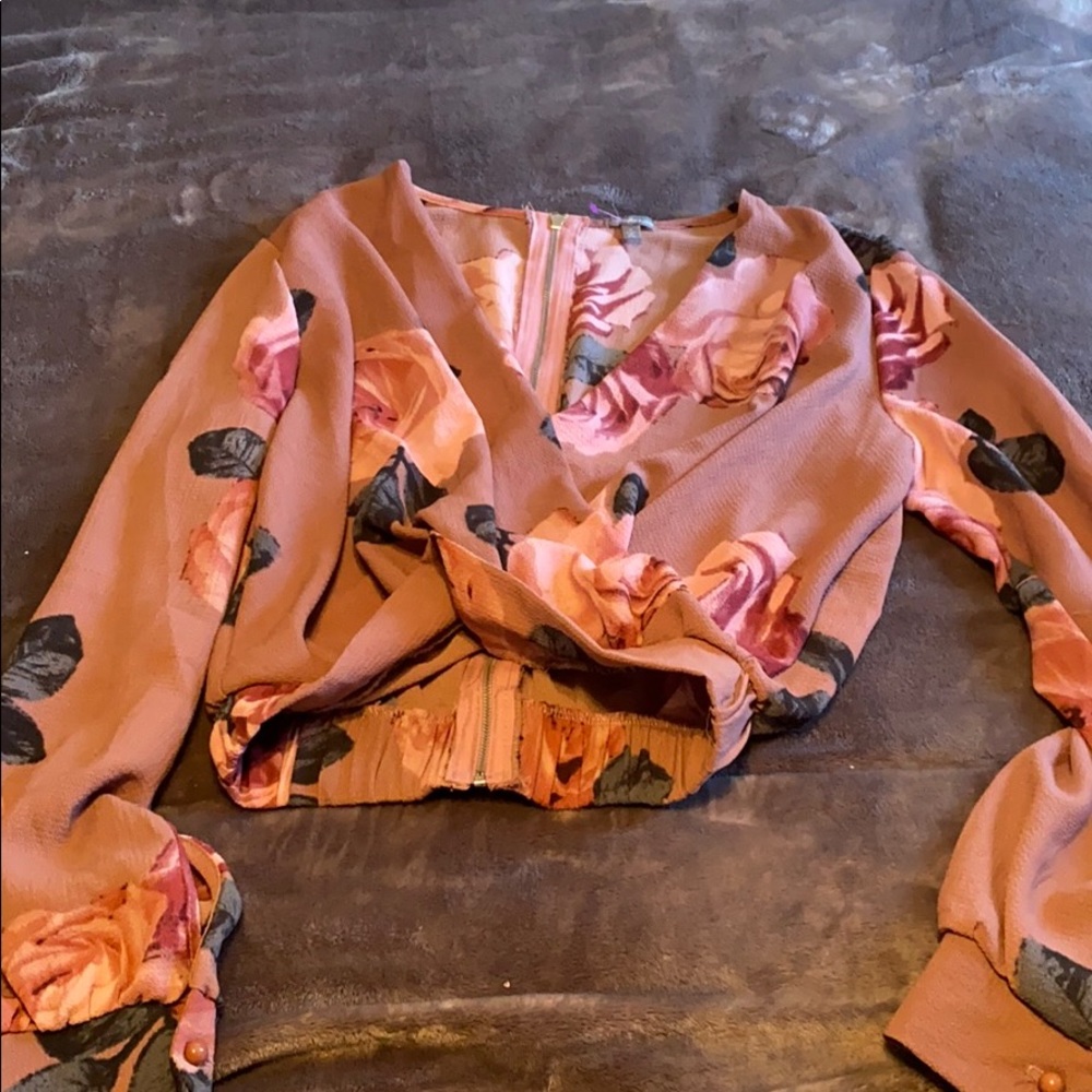 Long sleeve crop top